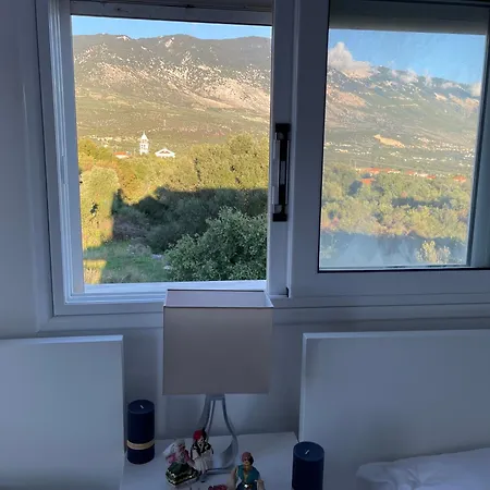 Evangelia Villa Karavádhos