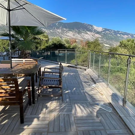 Evangelia Karavádhos