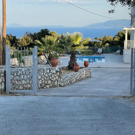 Evangelia Villa Karavádhos