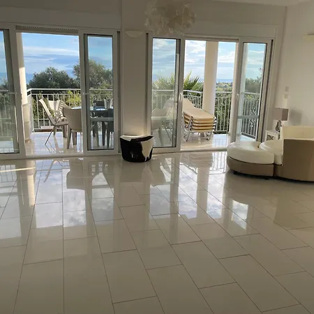 Evangelia Karavádhos